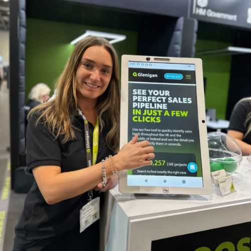 giant smartphone tradeshow rental